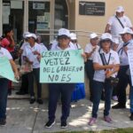 Protestan jubilados en Cancún por ahorros retenidos por el Gobierno federal