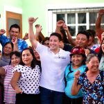 Renán Sánchez Tajonar escucha y atiende a vecinos de Cozumel