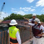 Recorre Mara Lezama reconstrucción del puente de Subteniente López, obra que avanza al 37%