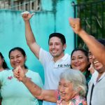 Recorrer el territorio y escuchar a la gente permite seguir mejorando Cozumel: Renán Sánchez Tajonar