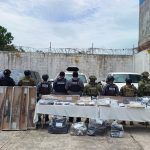 GOLPE AL NARCO: Aseguran tres camionetas con presuntas drogas y armas de fuego en Bacalar