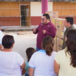 Chacón supervisa instalación de aires acondicionados en primaria Irma Delfina López Berzunza