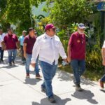 Chacón encabeza jornada Juntos Limpiamos Cozumel en la colonia Flores Magón II