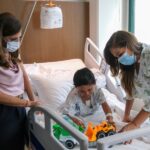 Acompañan Mara y Verónica Lezama a niñas y niños pacientes en la Tercera Jornada de Cardiopatías ‘Unidos de Corazón’